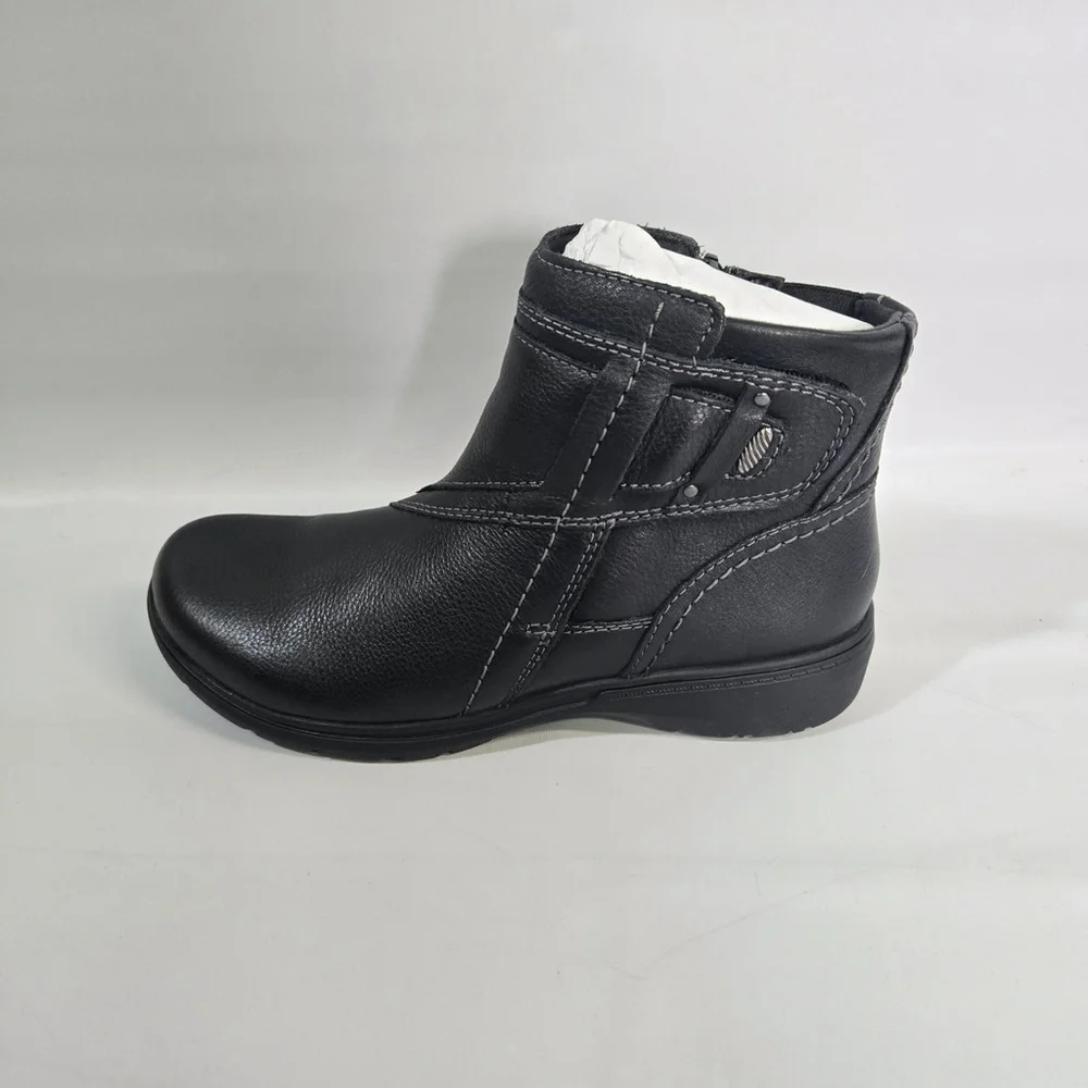 Clarks Women's Carleigh Style Black Leather Ankle Boots 6.5 NIB Comfort Winter